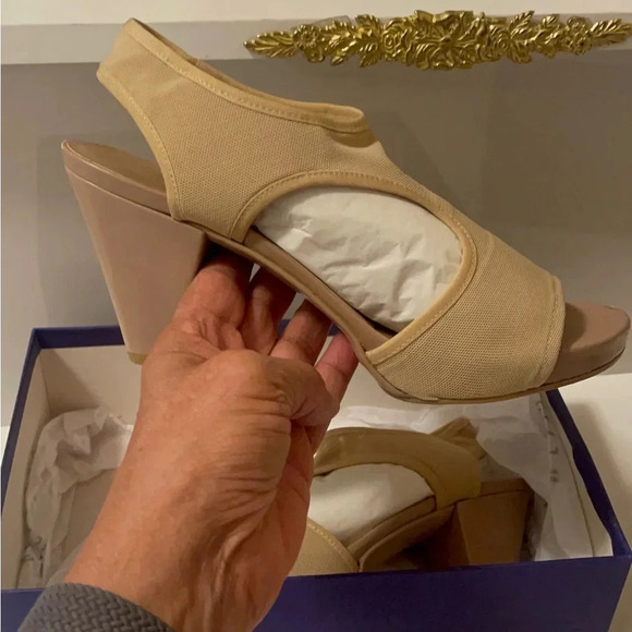 Stuart weitzmen soft starchy sandal with strong sole and heels chic and comfy - Picture 6 of 16